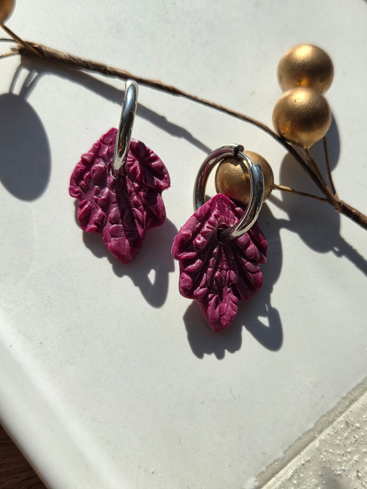 Oorbellen Dames || 'BurgundyFlower'|| Creolen Leaf
