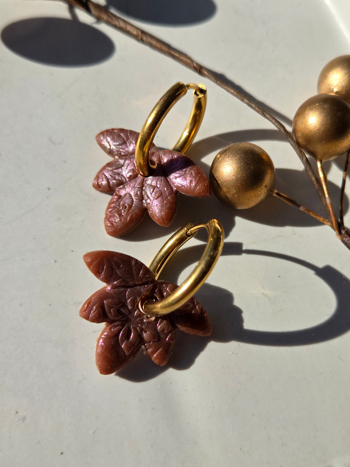 Oorbellen Dames || 'Taupe Shine Flower'|| Creolen Lotus